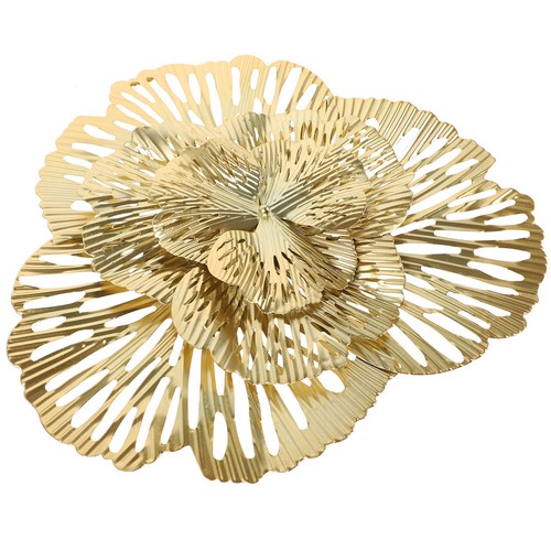 Large golden metal wall - large,